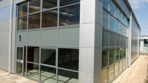 picture of a commercial building